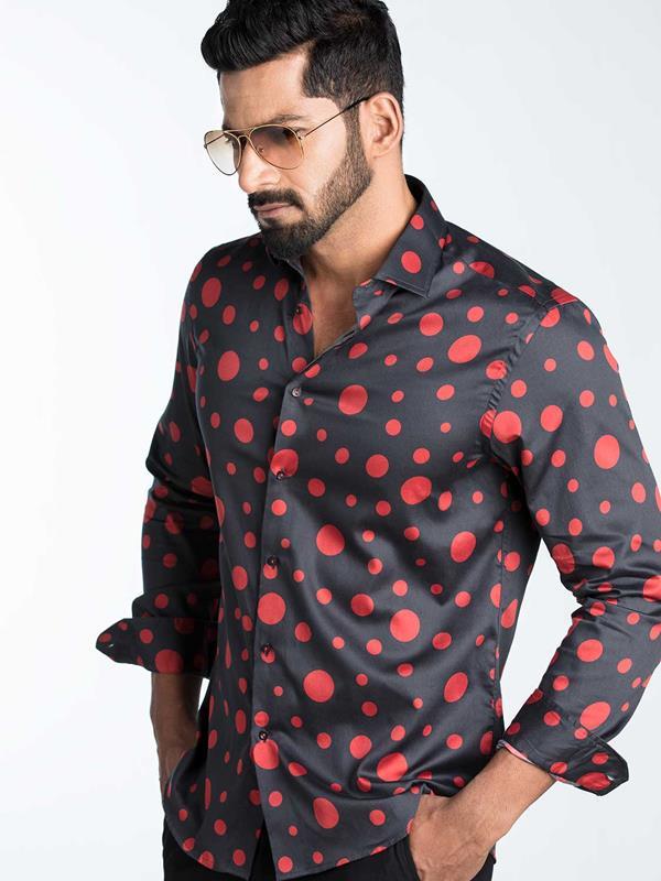 Hawtin Red Printed Full Sleeve Single Cuff Slim Fit Party Wear Blended Shirt
