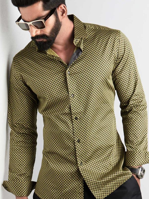 Walker Ochre Printed Full Sleeve Single Cuff Slim Fit Party Wear Blended Shirt