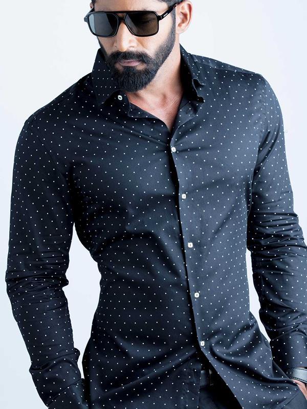 Wolfpk Black Printed Full Sleeve Single Cuff Slim Fit Party Wear  Blended Shirt