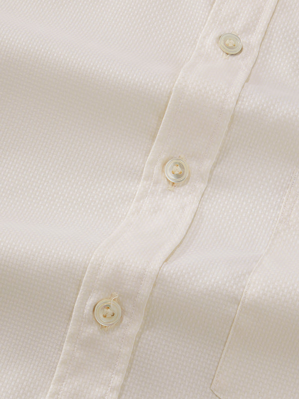 Cione Cream Solid Full Sleeve Single Cuff Classic Fit Classic Formal Two Ply Mercerized Cotton Shirt