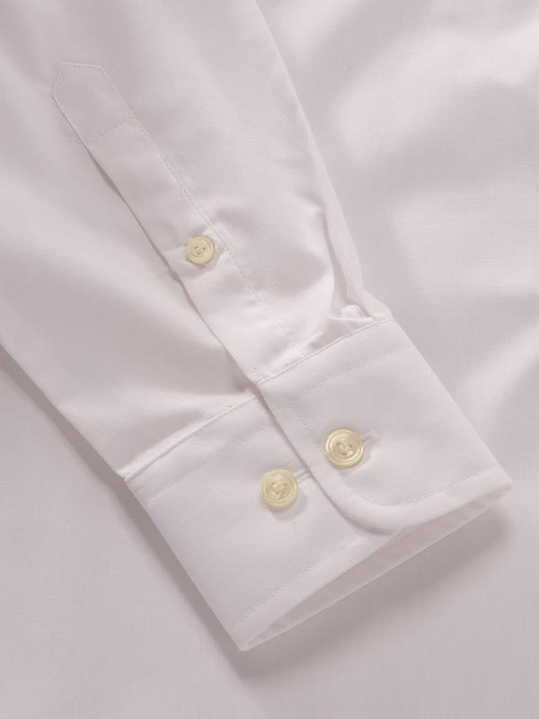 Easy Care White Solid Full Sleeve Single Cuff Tailored Fit Classic Formal Cotton Blend Shirt