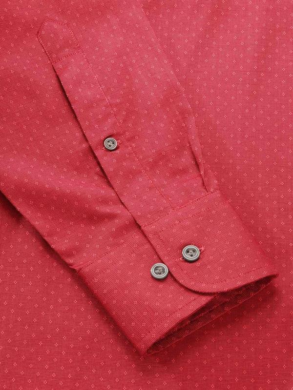 Savuto Red Solid Full Sleeve Single Cuff Tailored Fit Semi Formal Dark Cotton Shirt